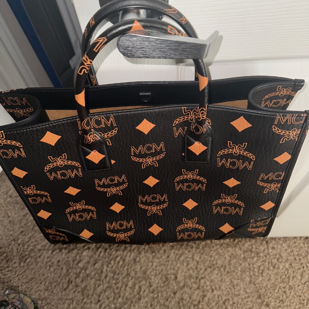 MCM large Munchen Large Visetos Tote Bag - Picture 14 of 14